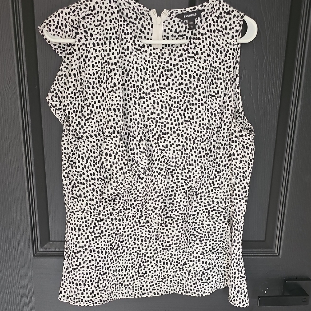 Express Monochrome Sleeveless Blouse